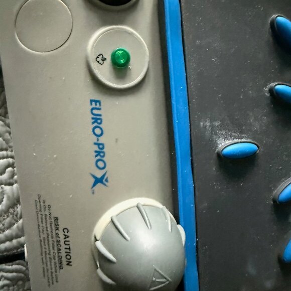 Euro-Pro Steamer and Iron - Picture 4 of 6